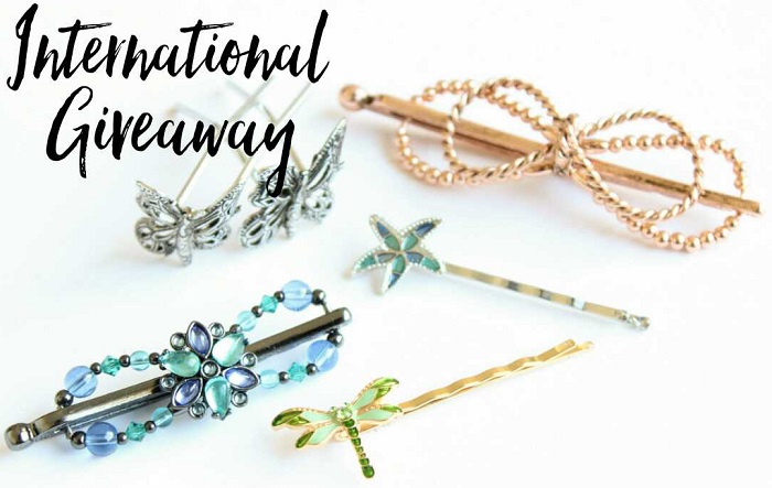 LillaRose: I wore these wonderful hair accessories in my last post. And now I'm super excited to announce my 1st giveaway